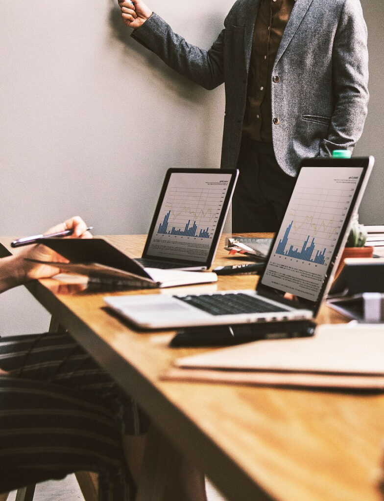 Infographic detailing the business impact of Artificial Intelligence and Machine Learning.